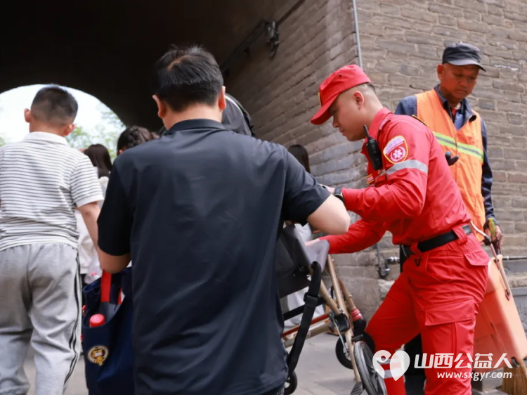 我护游客过五一｜ 忻府区应急管理局统筹联动忻府区应急救援大队和忻府区蓝盾应急救援队、忻州蓝天救援队开展景区巡逻文明引导困难帮扶游客疏导应急保障等工作 - 第12张