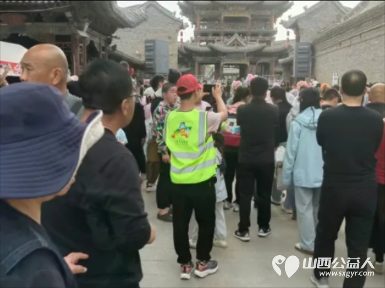 甜韵满城 .志愿为约 ¦ 晋中新青年高校志愿者联合服务中心五一假期用行动共筑“甜美来宾”志愿者们走上街头开展文旅推介文明城市创建环境治理等志愿服务活动 - 第4张