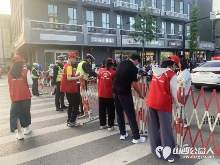 助力文旅盛会守护文明出行----临汾市文明交通志愿者协会在五天假期里共出动志愿者160名总服务时长达1074小时全力保障活动期间道路安全畅通秩序井然 - 第13张