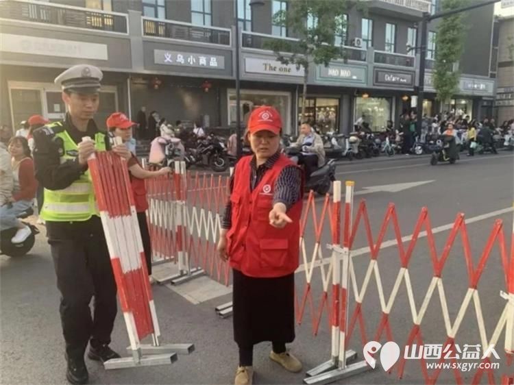 助力文旅盛会守护文明出行----临汾市文明交通志愿者协会在五天假期里共出动志愿者160名总服务时长达1074小时全力保障活动期间道路安全畅通秩序井然 - 第12张
