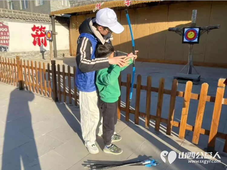 牢记殷切嘱托传承五四精神----青春浑源志愿护航5A创建浑源县青年志愿者协会组织青年志愿者深入恒山、悬空寺、浑源州署等景区集中开展志愿服务活动 - 第7张