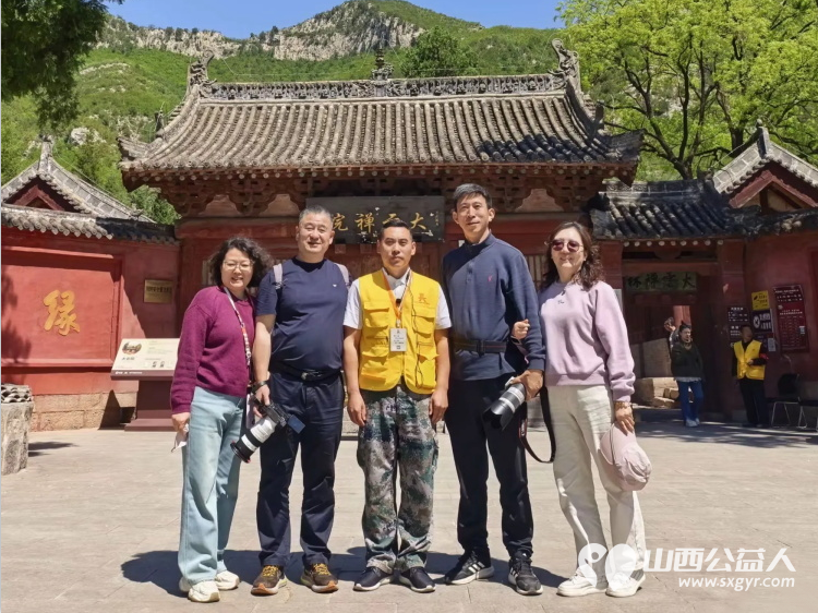 长治市文物保护服务中心志愿者分别深入长治市六处具有代表性的全国重点文物保护单位五一公益讲解志愿服务活动取得了良好的社会反响 - 第7张