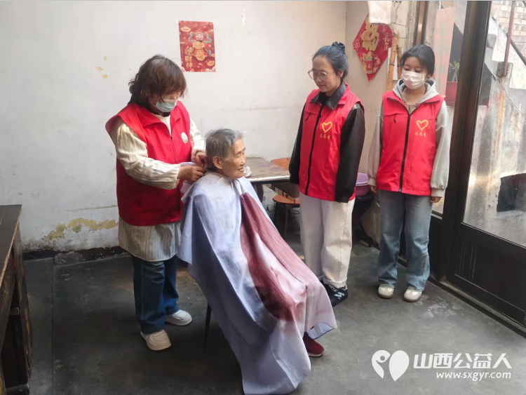 志愿服务进社区健康活动暖人心----2026年5月7日介休市敬老协会走进介休市东南街道南大街社区为所有老人爱心理发义诊 - 第18张
