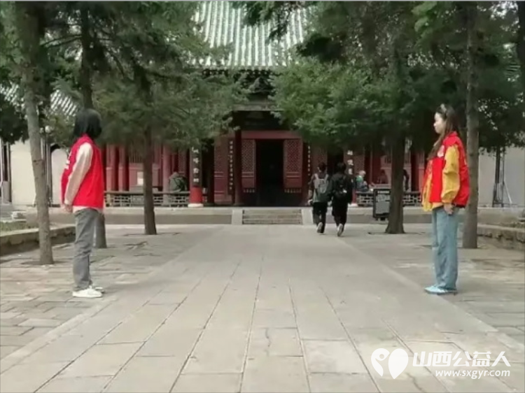 长治义工协会组织志愿者五一假期在城隍庙开展游客引导秩序维护便民服务及协助观音堂志愿服务工作助力景区平稳有序运行 - 第11张
