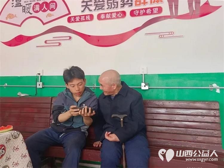 情暖敬老院童心践善行----长治市善泽留守困境儿童救助协会五一劳动节走进潞城区小天贡敬老院开展情暖敬老院公益活动搭建童心与夕阳的暖心桥梁践行公益初心 - 第5张