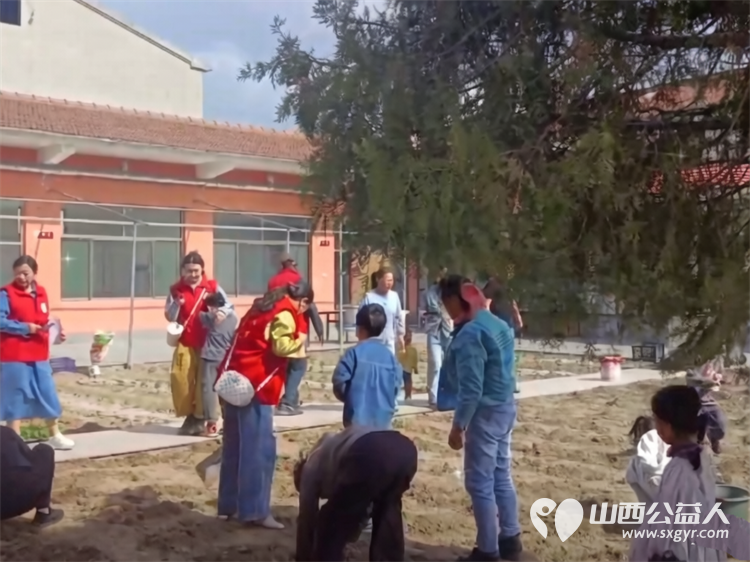 情暖敬老院童心践善行----长治市善泽留守困境儿童救助协会五一劳动节走进潞城区小天贡敬老院开展情暖敬老院公益活动搭建童心与夕阳的暖心桥梁践行公益初心 - 第19张