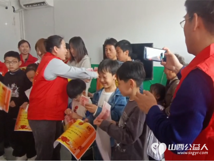 情暖敬老院童心践善行----长治市善泽留守困境儿童救助协会五一劳动节走进潞城区小天贡敬老院开展情暖敬老院公益活动搭建童心与夕阳的暖心桥梁践行公益初心 - 第8张