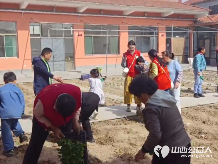 情暖敬老院童心践善行----长治市善泽留守困境儿童救助协会五一劳动节走进潞城区小天贡敬老院开展情暖敬老院公益活动搭建童心与夕阳的暖心桥梁践行公益初心 - 第15张