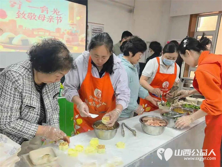 致敬母亲节情暖文华苑 太原市小店区平阳路街道文华苑社区新时代文明实践站开展致敬母亲节便当DIY暖心主题公益活动向辖区母亲们送上诚挚的节日问候 - 第2张