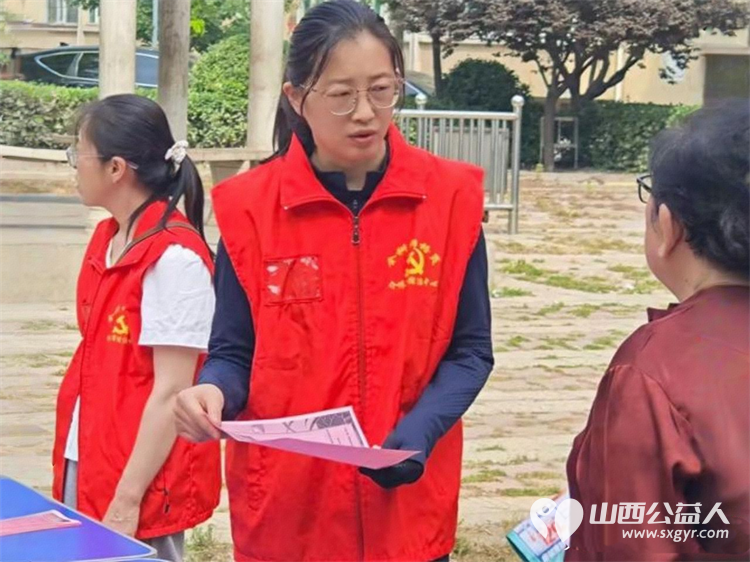 志愿服务进社区健康活动暖人心 2026年5月13日介休市敬老协会志愿者走进北坛街道崇文街社区为社区所有老人爱心理发义诊用最纯粹的善意守护老人的晚年时光 - 第24张