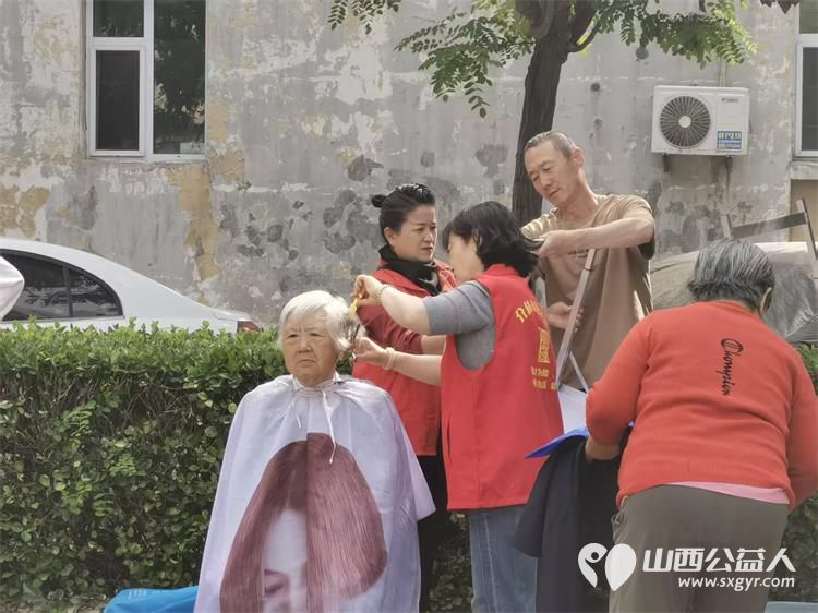 志愿服务进社区健康活动暖人心 2026年5月13日介休市敬老协会志愿者走进北坛街道崇文街社区为社区所有老人爱心理发义诊用最纯粹的善意守护老人的晚年时光 - 第30张