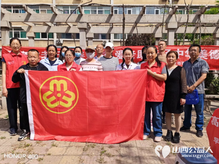 志愿服务进社区健康活动暖人心 2026年5月13日介休市敬老协会志愿者走进北坛街道崇文街社区为社区所有老人爱心理发义诊用最纯粹的善意守护老人的晚年时光 - 第2张