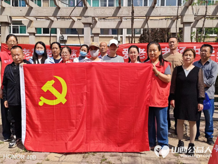 志愿服务进社区健康活动暖人心 2026年5月13日介休市敬老协会志愿者走进北坛街道崇文街社区为社区所有老人爱心理发义诊用最纯粹的善意守护老人的晚年时光 - 第3张