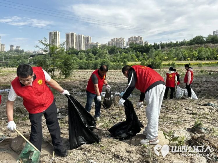 保护母亲河阳泉义工在行动----阳泉市义工联合会2026年5月10日第43期保护母亲河巡河净滩活动在白羊墅湿地公园开展 - 第14张