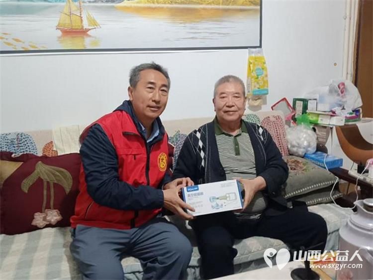 感恩母爱传温情敬老帮扶暖独居 太原市杏花岭区杏花红志愿服务中心联合爱心人士杨文书深入社区独居老人家中开展母亲节慰问活动为独居老母亲们送上温馨的节日祝福 - 第21张 - 山西公益人 感恩母爱传温情敬老帮扶暖独居 太原市杏花岭区杏花红志愿服务中心联合爱心人士杨文书深入社区独居老人家中开展母亲节慰问活动为独居老母亲们送上温馨的节日祝福 - 第21张