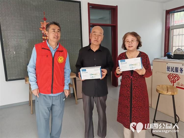 感恩母爱传温情敬老帮扶暖独居 太原市杏花岭区杏花红志愿服务中心联合爱心人士杨文书深入社区独居老人家中开展母亲节慰问活动为独居老母亲们送上温馨的节日祝福 - 第18张 - 山西公益人 感恩母爱传温情敬老帮扶暖独居 太原市杏花岭区杏花红志愿服务中心联合爱心人士杨文书深入社区独居老人家中开展母亲节慰问活动为独居老母亲们送上温馨的节日祝福 - 第18张
