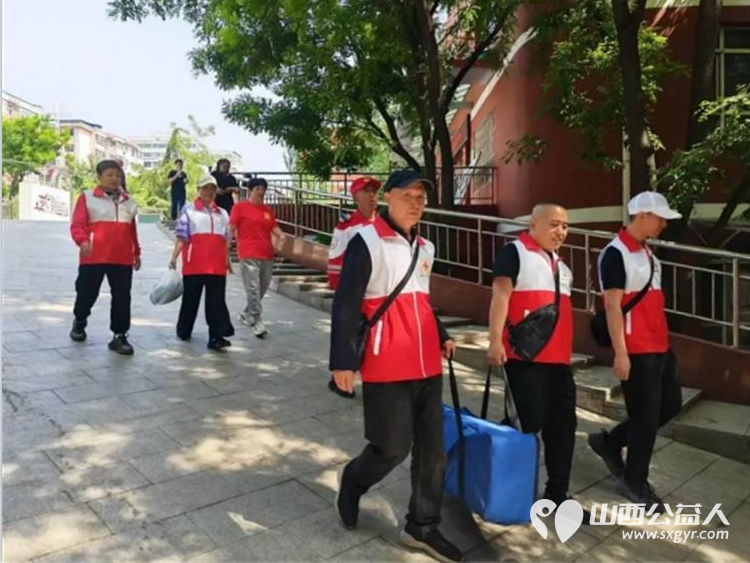 防灾减灾科普先行急救护航守护平安----阳泉市红十字纵擎救援队开展防灾减灾急救宣讲活动将实用专业的应急技能送到居民和学生身边 - 第2张 - 山西公益人 防灾减灾科普先行急救护航守护平安----阳泉市红十字纵擎救援队开展防灾减灾急救宣讲活动将实用专业的应急技能送到居民和学生身边 - 第2张