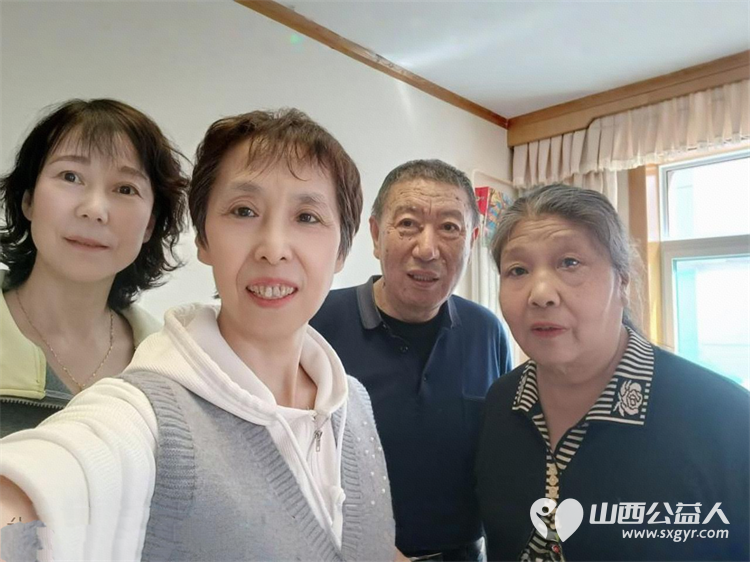 太原市烛光志愿服务中心组织常年陪伴志愿者携手爱心人士李旭英开展入户慰问特殊家庭老人活动为长期结对帮扶的老年群体送去贴心关怀与温暖问候 - 第10张