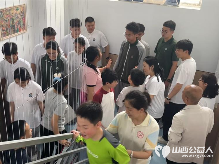 太原市通宝育杰学校高中部师生走进太原市灵星社区服务中心为孤独症孩子们捐赠卫生纸牙膏牙刷等生活物资 - 第9张 - 山西公益人 太原市通宝育杰学校高中部师生走进太原市灵星社区服务中心为孤独症孩子们捐赠卫生纸牙膏牙刷等生活物资 - 第9张