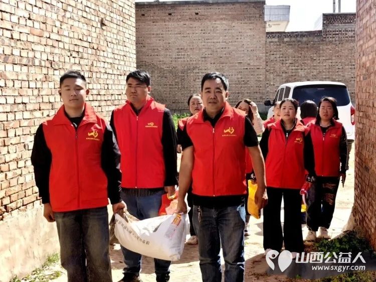 关爱孤残老人传递人间温情----忻州市爱心公益协会走进乡村慰问独居老人以实打实的暖心行动送去关怀与慰藉用微光善意守护老人安稳祥和的暮年时光 - 第3张 - 山西公益人 关爱孤残老人传递人间温情----忻州市爱心公益协会走进乡村慰问独居老人以实打实的暖心行动送去关怀与慰藉用微光善意守护老人安稳祥和的暮年时光 - 第3张