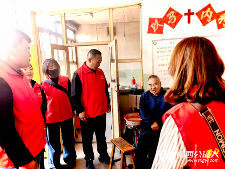 关爱孤残老人传递人间温情----忻州市爱心公益协会走进乡村慰问独居老人以实打实的暖心行动送去关怀与慰藉用微光善意守护老人安稳祥和的暮年时光 - 第7张 - 山西公益人 关爱孤残老人传递人间温情----忻州市爱心公益协会走进乡村慰问独居老人以实打实的暖心行动送去关怀与慰藉用微光善意守护老人安稳祥和的暮年时光 - 第7张
