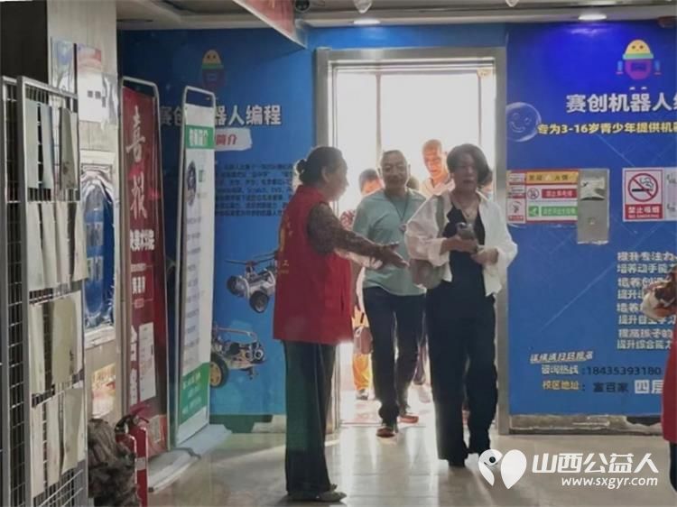 阳泉市义工联合会携阳泉九达国际影城联合邀请95位老人免费观看了热播电影《10间敢死队》让温暖陪伴点亮老人们的幸福时光 - 第3张 - 山西公益人 阳泉市义工联合会携阳泉九达国际影城联合邀请95位老人免费观看了热播电影《10间敢死队》让温暖陪伴点亮老人们的幸福时光 - 第3张