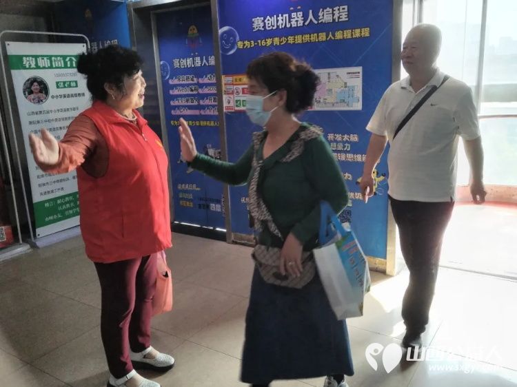阳泉市义工联合会携阳泉九达国际影城联合邀请95位老人免费观看了热播电影《10间敢死队》让温暖陪伴点亮老人们的幸福时光 - 第4张 - 山西公益人 阳泉市义工联合会携阳泉九达国际影城联合邀请95位老人免费观看了热播电影《10间敢死队》让温暖陪伴点亮老人们的幸福时光 - 第4张