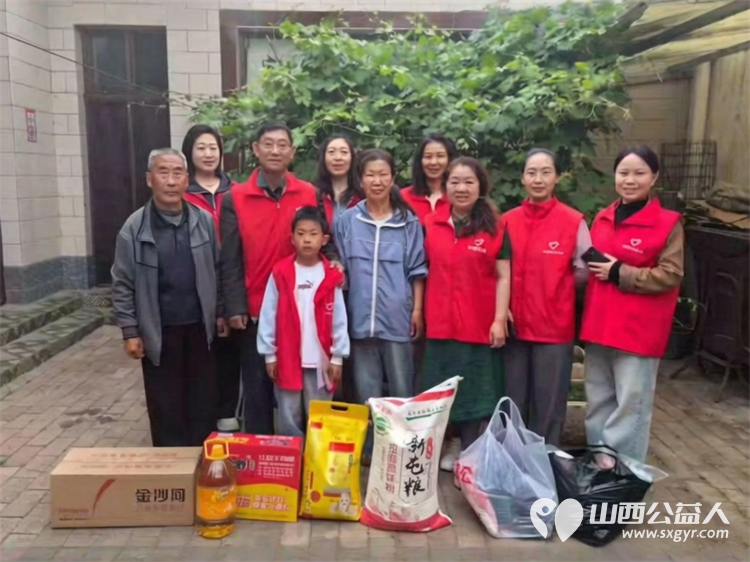 五月传温情公益暖桑榆 长治圆梦公益协会的志愿者们带着满满的关怀与物资走进长治县白家沟村为困难老人残疾家庭送去温暖与慰藉用实际行动传递公益力量 - 第4张 - 山西公益人 五月传温情公益暖桑榆 长治圆梦公益协会的志愿者们带着满满的关怀与物资走进长治县白家沟村为困难老人残疾家庭送去温暖与慰藉用实际行动传递公益力量 - 第4张