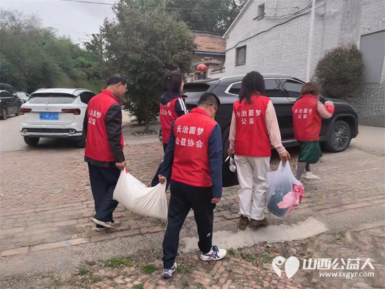 五月传温情公益暖桑榆 长治圆梦公益协会的志愿者们带着满满的关怀与物资走进长治县白家沟村为困难老人残疾家庭送去温暖与慰藉用实际行动传递公益力量 - 第18张 - 山西公益人 五月传温情公益暖桑榆 长治圆梦公益协会的志愿者们带着满满的关怀与物资走进长治县白家沟村为困难老人残疾家庭送去温暖与慰藉用实际行动传递公益力量 - 第18张