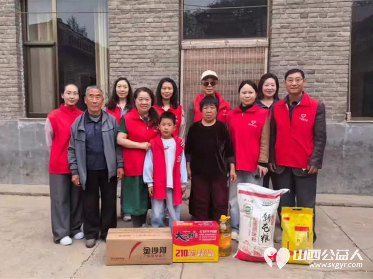五月传温情公益暖桑榆 长治圆梦公益协会的志愿者们带着满满的关怀与物资走进长治县白家沟村为困难老人残疾家庭送去温暖与慰藉用实际行动传递公益力量 - 第2张 - 山西公益人 五月传温情公益暖桑榆 长治圆梦公益协会的志愿者们带着满满的关怀与物资走进长治县白家沟村为困难老人残疾家庭送去温暖与慰藉用实际行动传递公益力量 - 第2张