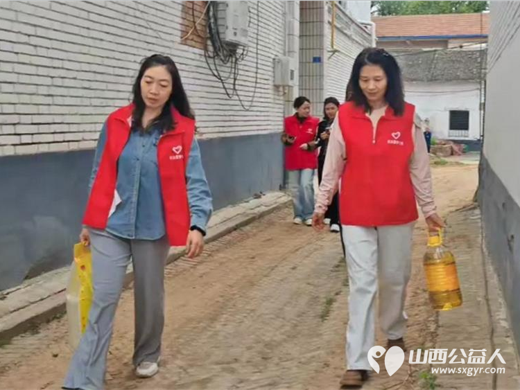 五月传温情公益暖桑榆 长治圆梦公益协会的志愿者们带着满满的关怀与物资走进长治县白家沟村为困难老人残疾家庭送去温暖与慰藉用实际行动传递公益力量 - 第8张 - 山西公益人 五月传温情公益暖桑榆 长治圆梦公益协会的志愿者们带着满满的关怀与物资走进长治县白家沟村为困难老人残疾家庭送去温暖与慰藉用实际行动传递公益力量 - 第8张