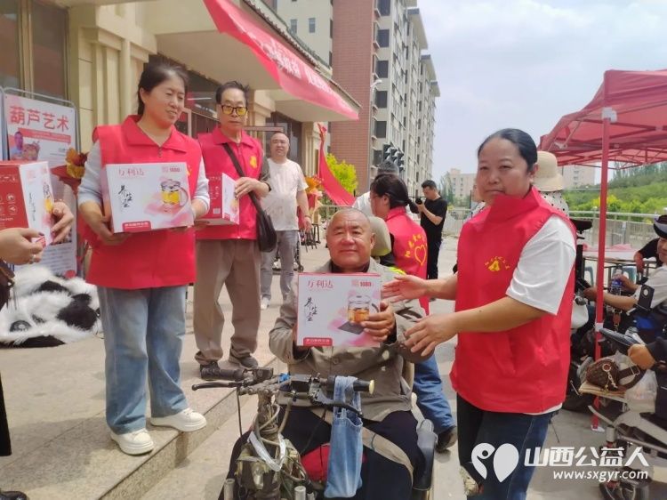 阳光助残暖人心温情陪伴筑梦想----忻州阳光爱心团队走进启翼未来工坊开展助残志愿服务团队负责人张素梅个人出资500元专项捐助以实际行动为残障朋友们送上贴心关怀 - 第4张