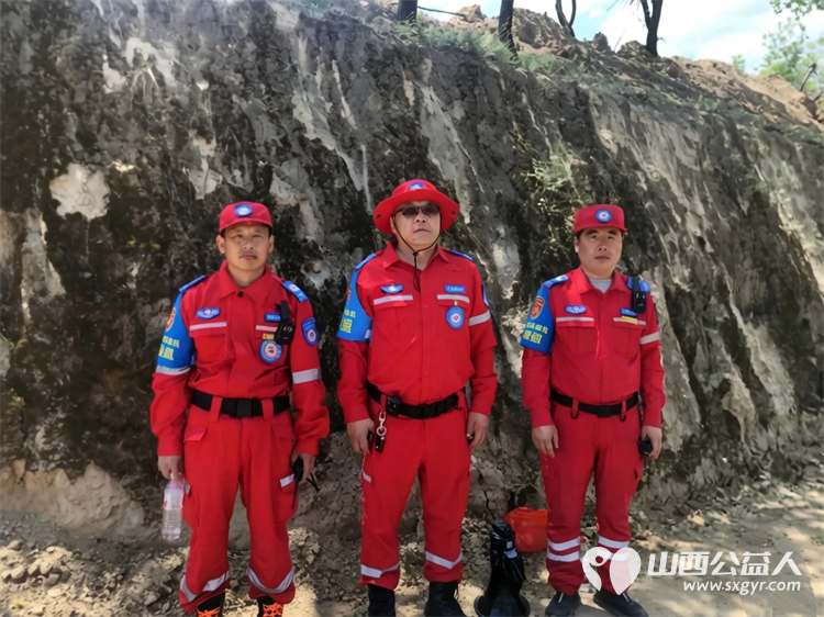 专业担当护民俗志愿坚守保平安----吕梁市中志协救援队护航石楼县道堡垣村承载乡土记忆凝聚邻里温情的民俗活动东岳庙庙会圆满完成各项活动议程 - 第2张 - 山西公益人 专业担当护民俗志愿坚守保平安----吕梁市中志协救援队护航石楼县道堡垣村承载乡土记忆凝聚邻里温情的民俗活动东岳庙庙会圆满完成各项活动议程 - 第2张