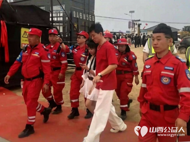 专业担当护民俗志愿坚守保平安----吕梁市中志协救援队护航石楼县道堡垣村承载乡土记忆凝聚邻里温情的民俗活动东岳庙庙会圆满完成各项活动议程 - 第3张 - 山西公益人 专业担当护民俗志愿坚守保平安----吕梁市中志协救援队护航石楼县道堡垣村承载乡土记忆凝聚邻里温情的民俗活动东岳庙庙会圆满完成各项活动议程 - 第3张