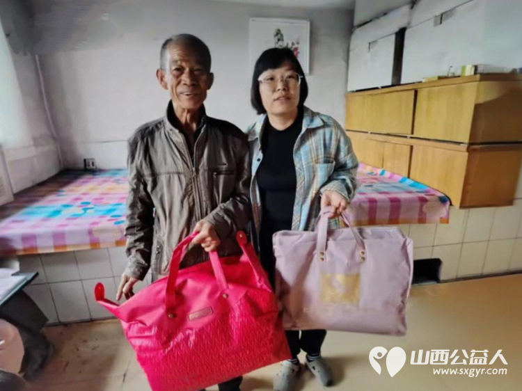 跨省帮扶暖人心真情关爱渡难关----文水县爱心帮扶志愿者协会联动聊城社工机构慰问帮扶困难家庭为文水县73岁的温映才老人送去帮扶关怀 - 第1张 - 山西公益人 跨省帮扶暖人心真情关爱渡难关----文水县爱心帮扶志愿者协会联动聊城社工机构慰问帮扶困难家庭为文水县73岁的温映才老人送去帮扶关怀 - 第1张