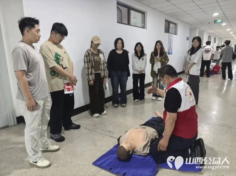 志愿护生命急救暖人心 太谷区红十字会联合心连心志愿者协会志愿者们开展应急救护培训活动进一步提升志愿者应急处置能力用志愿力量筑牢群众生命安全防线 - 第3张 - 山西公益人 志愿护生命急救暖人心 太谷区红十字会联合心连心志愿者协会志愿者们开展应急救护培训活动进一步提升志愿者应急处置能力用志愿力量筑牢群众生命安全防线 - 第3张