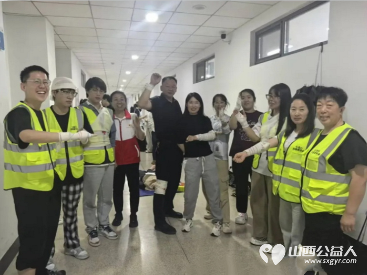 志愿护生命急救暖人心 太谷区红十字会联合心连心志愿者协会志愿者们开展应急救护培训活动进一步提升志愿者应急处置能力用志愿力量筑牢群众生命安全防线 - 第1张 - 山西公益人 志愿护生命急救暖人心 太谷区红十字会联合心连心志愿者协会志愿者们开展应急救护培训活动进一步提升志愿者应急处置能力用志愿力量筑牢群众生命安全防线 - 第1张