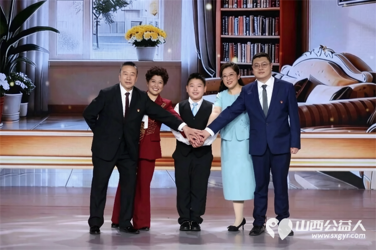 岁月耕耘终得荣光|致敬我们最美的教育榜样——2026全国最美家庭山西太原申芸园长一家这份荣光当之无愧完完全全名至实归 - 第2张 - 山西公益人 岁月耕耘终得荣光|致敬我们最美的教育榜样——2026全国最美家庭山西太原申芸园长一家这份荣光当之无愧完完全全名至实归 - 第2张