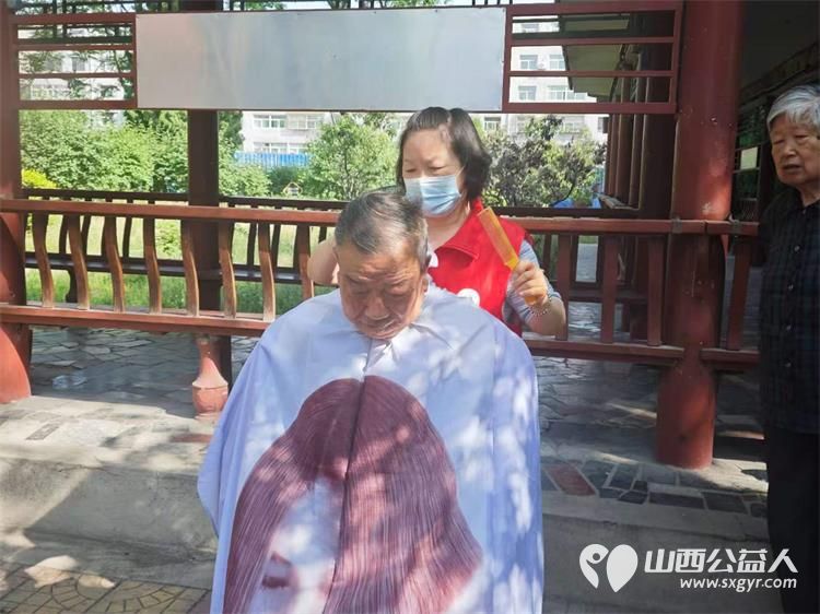 志愿服务进社区健康活动暖人心----介休市敬老协会2026年5月20日走进介休市北关街道北河沿街社区为社区所有老人爱心理发义诊 - 第6张 - 山西公益人 志愿服务进社区健康活动暖人心----介休市敬老协会2026年5月20日走进介休市北关街道北河沿街社区为社区所有老人爱心理发义诊 - 第6张