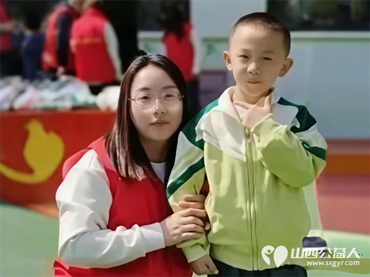 情系深山育桃李善行助学暖童心----忻州市爱心公益协会走进五台山杨柏峪小学为山区学子送去崭新校服生活物资与暖心陪伴 - 第11张