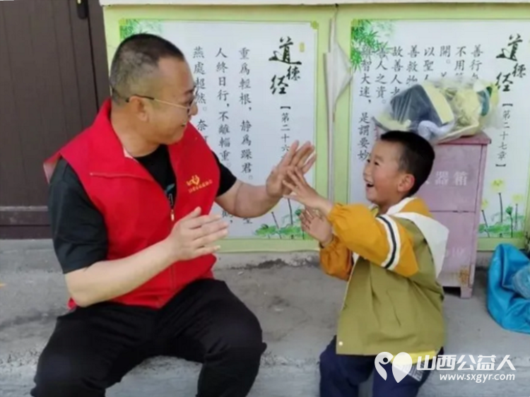 情系深山育桃李善行助学暖童心----忻州市爱心公益协会走进五台山杨柏峪小学为山区学子送去崭新校服生活物资与暖心陪伴 - 第19张