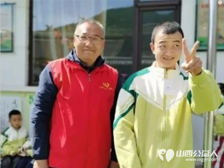 情系深山育桃李善行助学暖童心----忻州市爱心公益协会走进五台山杨柏峪小学为山区学子送去崭新校服生活物资与暖心陪伴 - 第15张