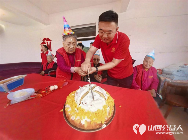 爱与温暖的汇聚----太原市杏花岭区比家美慈爱养护院2026年五月集体生日会向寿星们致以生日的问候祝愿他们生日快乐健康长寿 - 第2张 - 山西公益人 爱与温暖的汇聚----太原市杏花岭区比家美慈爱养护院2026年五月集体生日会向寿星们致以生日的问候祝愿他们生日快乐健康长寿 - 第2张