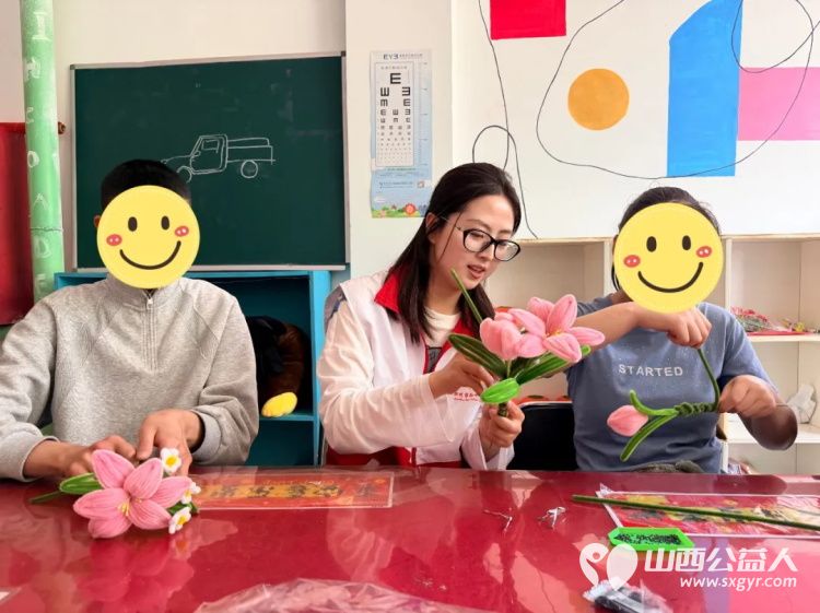 情暖六一与爱同行 朔州市红十字会联合山西工商学院朔州校友会走进尚德乐开展慰问活动不仅为特殊儿童送去了物质帮扶更用真诚陪伴给予孩子们温暖的精神慰藉 - 第2张