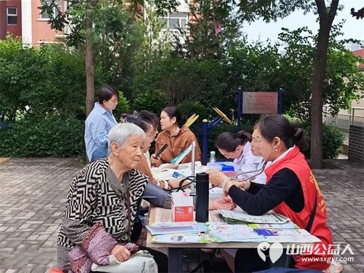 志愿服务进社区健康活动暖人心----介休市敬老协会2026年5月27日走进介休市北关街道彦博路社区为社区所有老人爱心理发义诊 - 第21张 - 山西公益人 志愿服务进社区健康活动暖人心----介休市敬老协会2026年5月27日走进介休市北关街道彦博路社区为社区所有老人爱心理发义诊 - 第21张