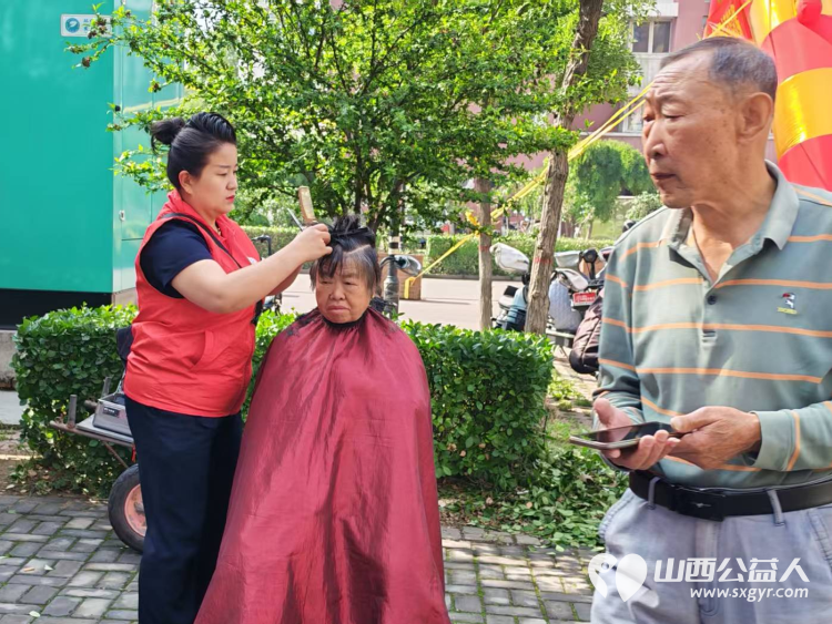 志愿服务进社区健康活动暖人心----介休市敬老协会2026年5月27日走进介休市北关街道彦博路社区为社区所有老人爱心理发义诊 - 第11张 - 山西公益人 志愿服务进社区健康活动暖人心----介休市敬老协会2026年5月27日走进介休市北关街道彦博路社区为社区所有老人爱心理发义诊 - 第11张
