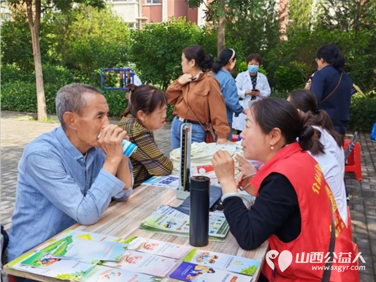 志愿服务进社区健康活动暖人心----介休市敬老协会2026年5月27日走进介休市北关街道彦博路社区为社区所有老人爱心理发义诊 - 第15张 - 山西公益人 志愿服务进社区健康活动暖人心----介休市敬老协会2026年5月27日走进介休市北关街道彦博路社区为社区所有老人爱心理发义诊 - 第15张