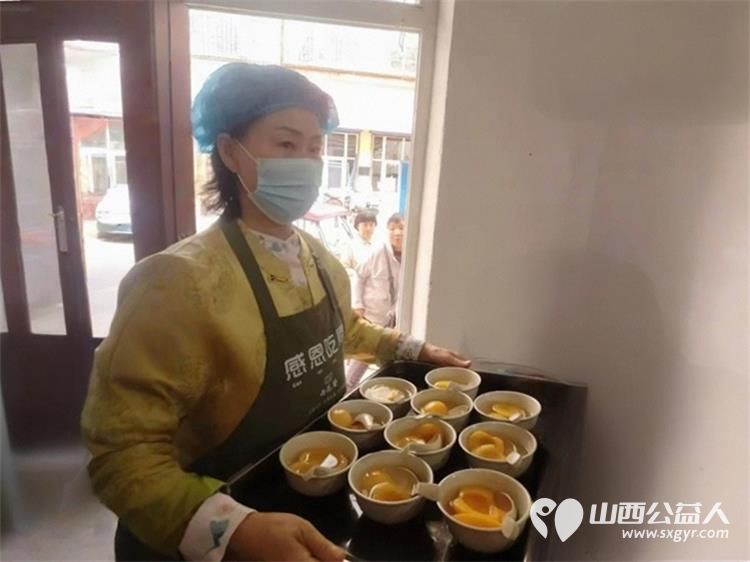 长治市小雨点公益志愿者协会副会长王新丽5月26日公益服务中的温暖日常带来了10件黄桃罐头捐赠给雨花斋二部 - 第5张 - 山西公益人 长治市小雨点公益志愿者协会副会长王新丽5月26日公益服务中的温暖日常带来了10件黄桃罐头捐赠给雨花斋二部 - 第5张