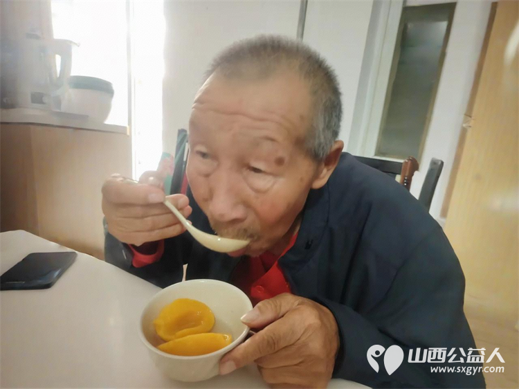 长治市小雨点公益志愿者协会副会长王新丽5月26日公益服务中的温暖日常带来了10件黄桃罐头捐赠给雨花斋二部 - 第8张 - 山西公益人 长治市小雨点公益志愿者协会副会长王新丽5月26日公益服务中的温暖日常带来了10件黄桃罐头捐赠给雨花斋二部 - 第8张
