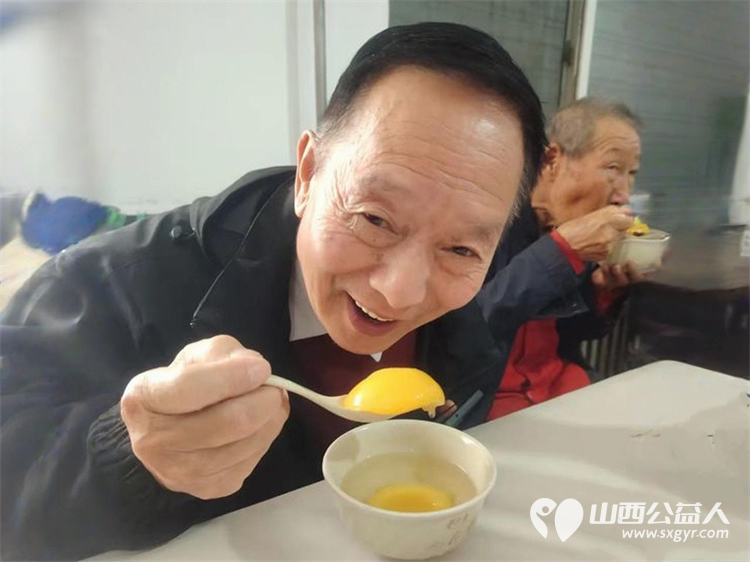 长治市小雨点公益志愿者协会副会长王新丽5月26日公益服务中的温暖日常带来了10件黄桃罐头捐赠给雨花斋二部 - 第7张 - 山西公益人 长治市小雨点公益志愿者协会副会长王新丽5月26日公益服务中的温暖日常带来了10件黄桃罐头捐赠给雨花斋二部 - 第7张